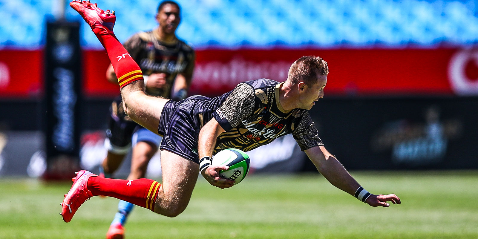 Brandon Thomson looks to offload.