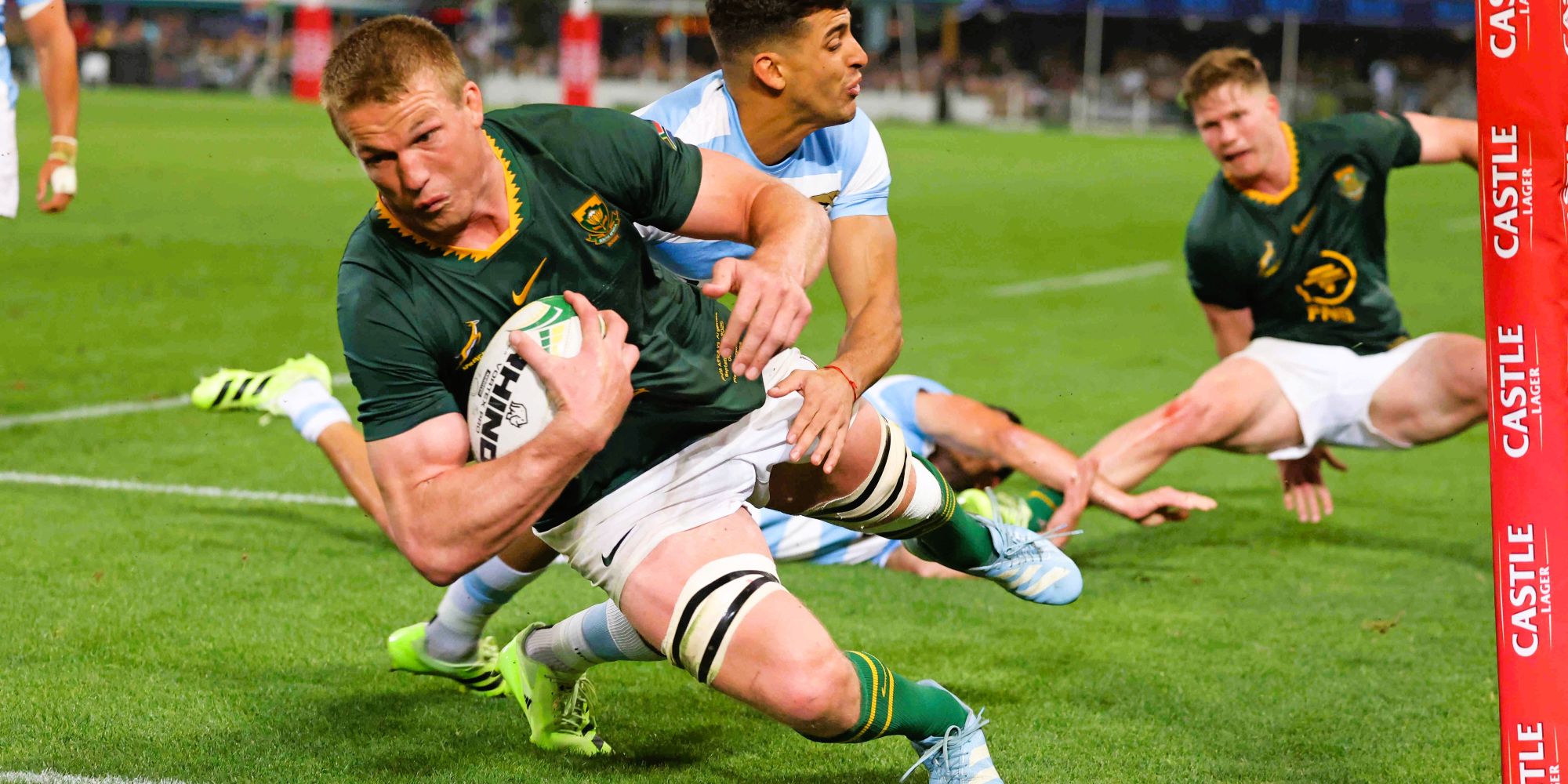 Pieter-Steph du Toit goes over for his first try of the match.