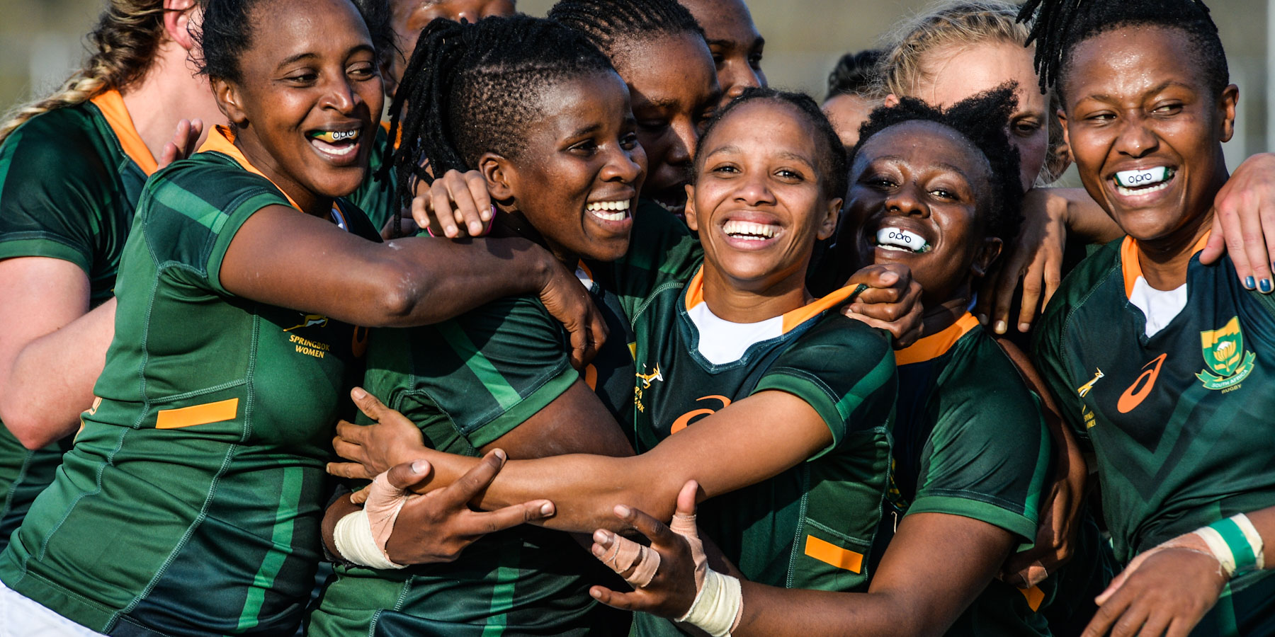 Smiles all around after Lusanda Dumke scored the series-winning try against Kenya on Monday.