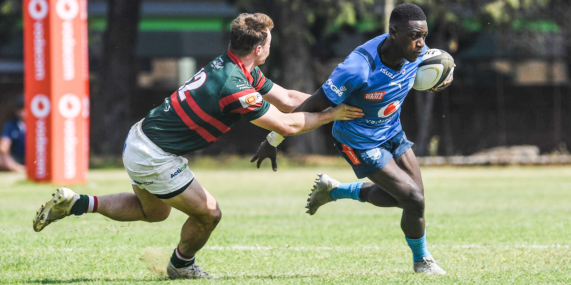 Munashe Dukuzwa on the attack for the Vodacom Bulls U21s.