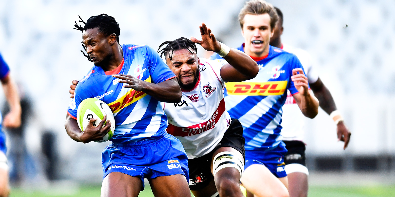 DHL Stormers speedster Seabelo Senatla attempts to evade a tackle