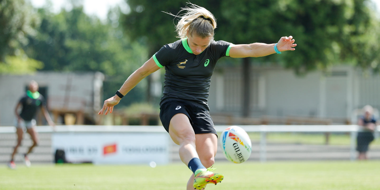 Roos had to add kicking to her skills set when she moved to XV's rugby.