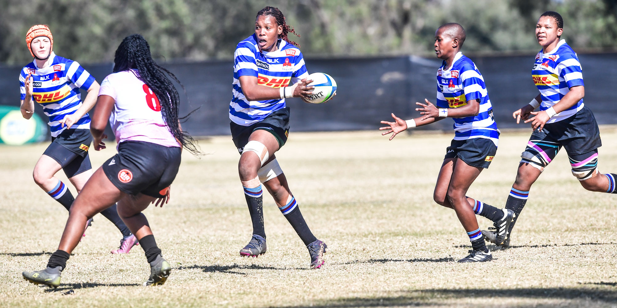 Sinazo Mcatshulwa on the attack for DHL WP.