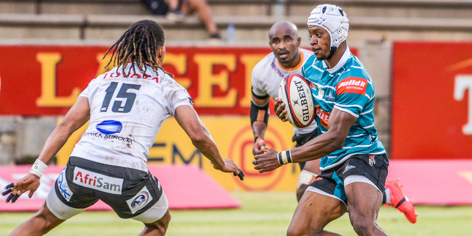 Daniel Kasende on the attack for Tafel Lager Griquas.