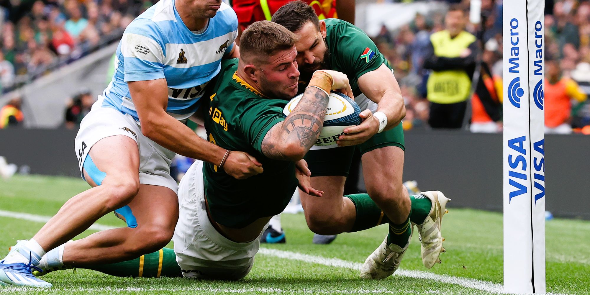Malcolm Marx goes over for his first try.
