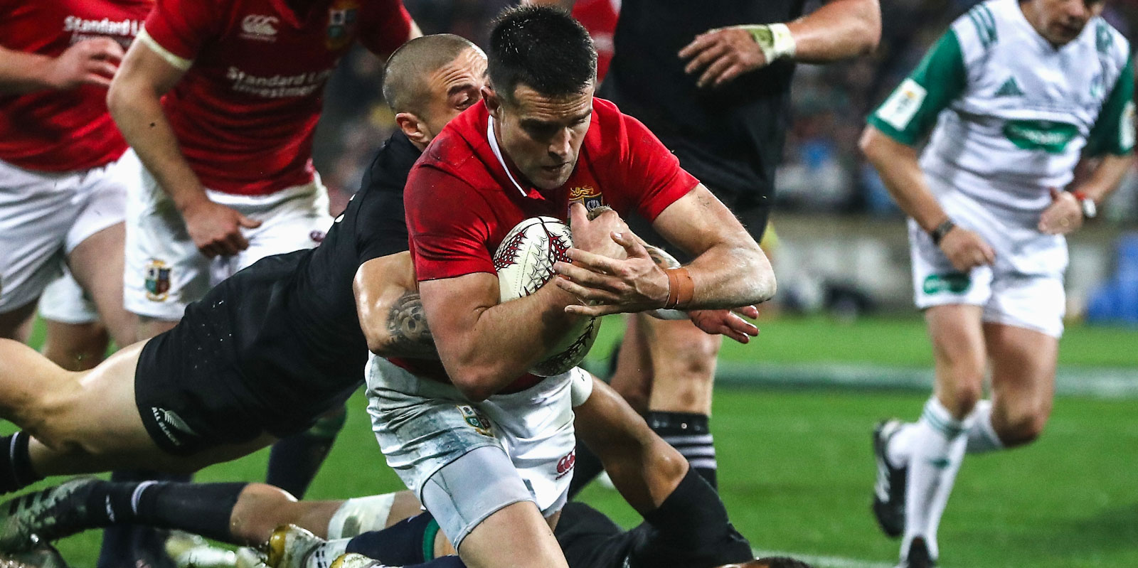 Conor Murray scores for the British & Irish Lions against New Zealand in 2017.