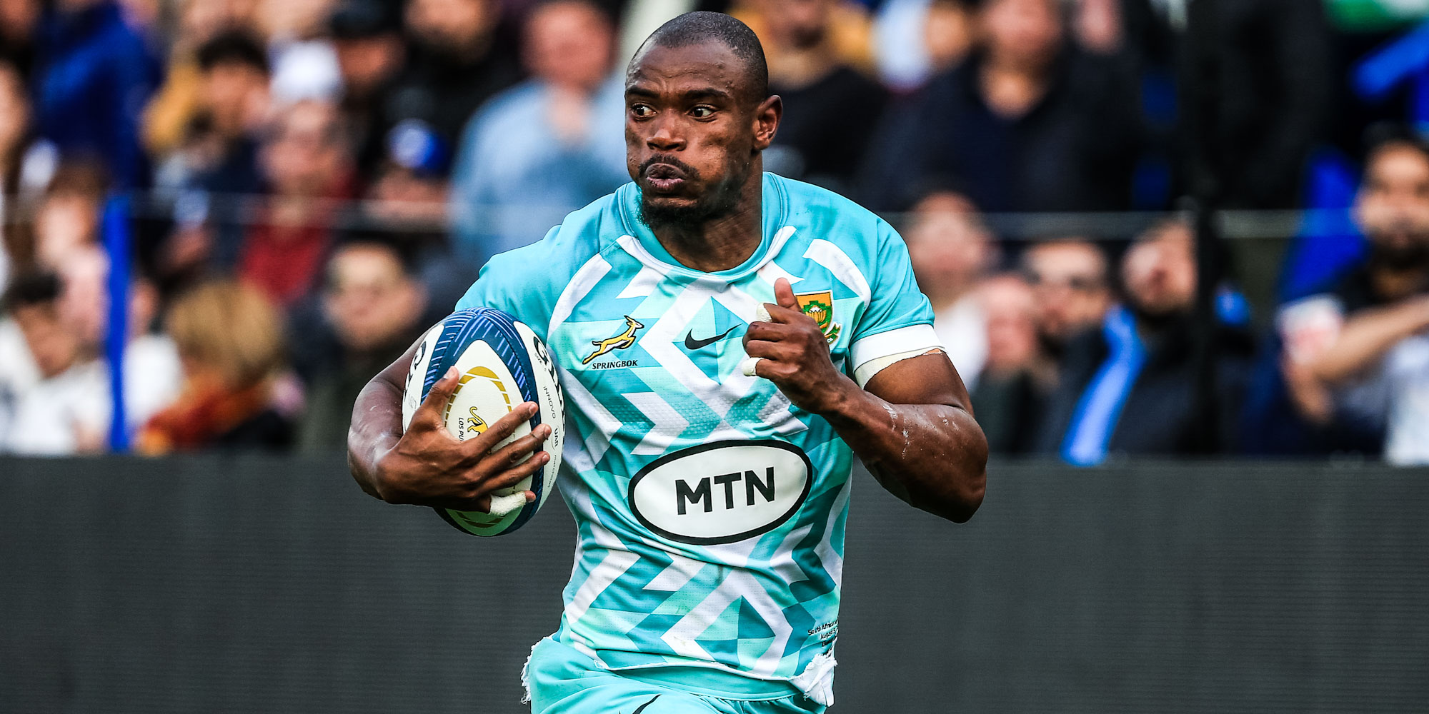 Makazole Mapimpi races away for his try shortly after the break.