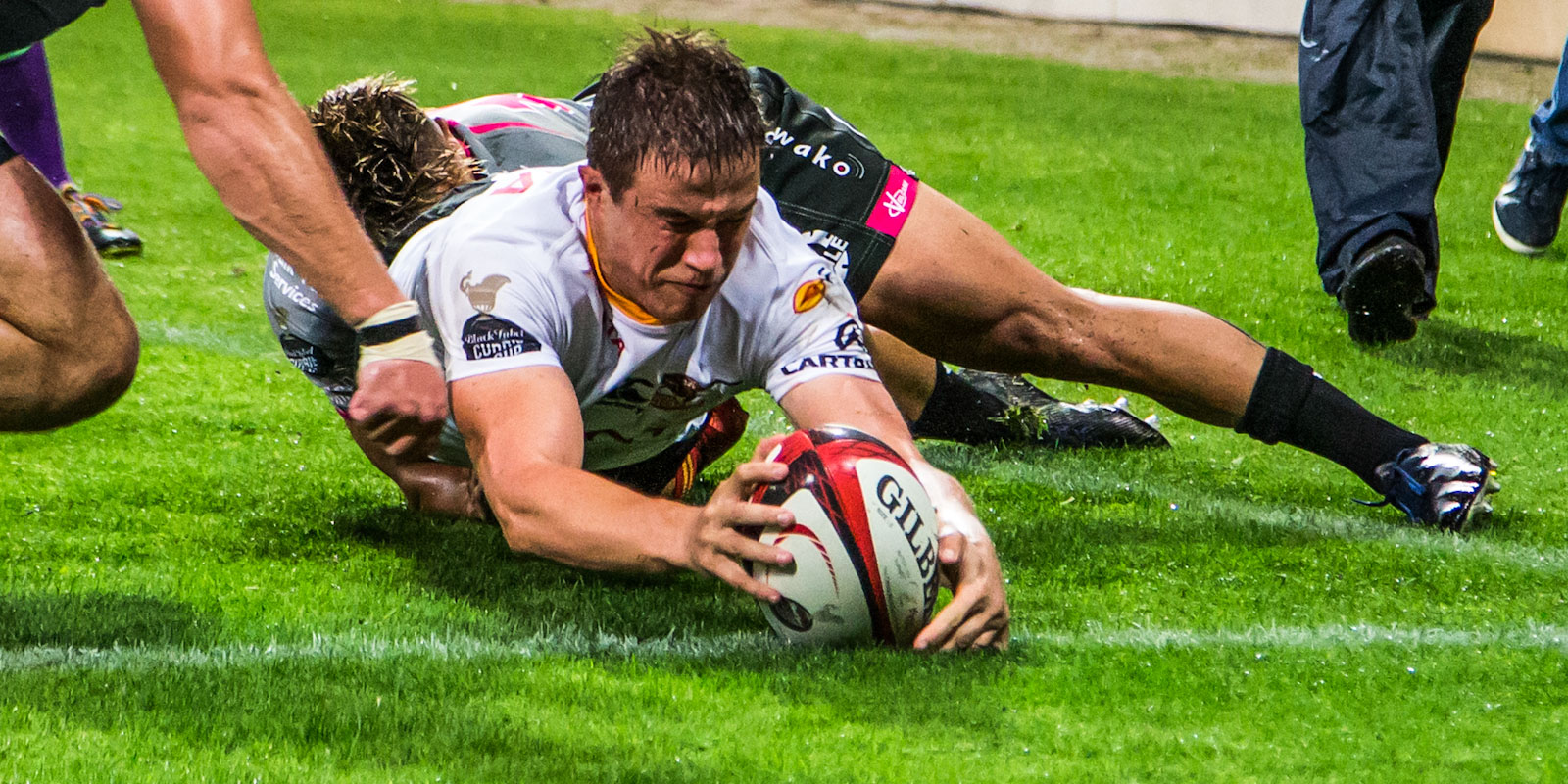 William Small-Smith scored the first of the Toyota Cheetahs' five tries